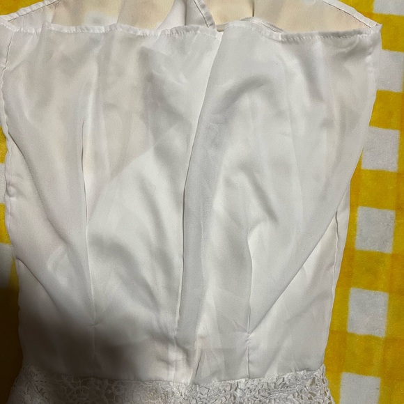 White romper - Picture 5 of 8